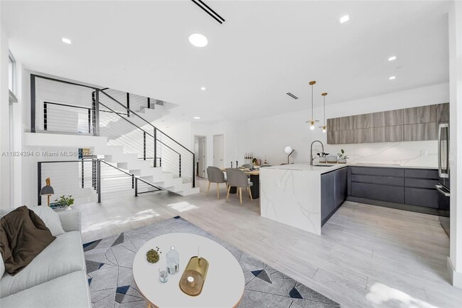 Photo - 2926 Bird Ave