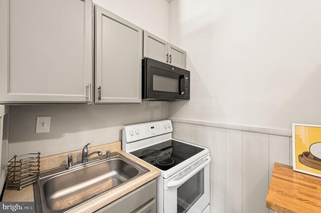 Photo - 815 N Lincoln St