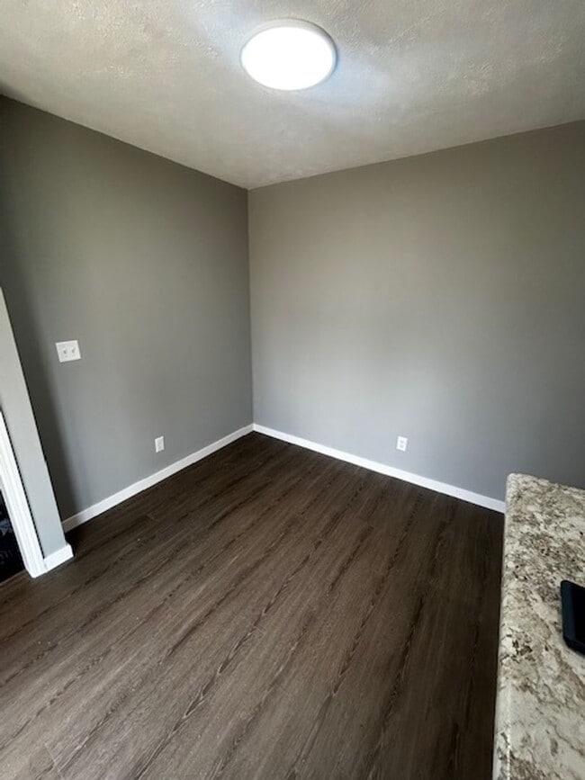 Photo - 27 Nottingham Dr