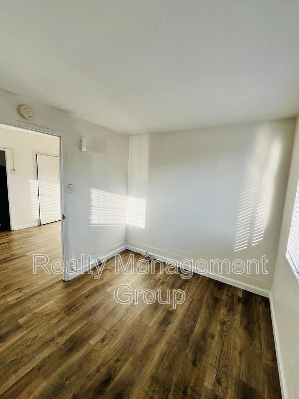 Photo - 2014 Earl St Unit #3