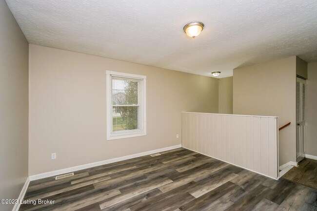 Photo - 10509 Hillpark Dr