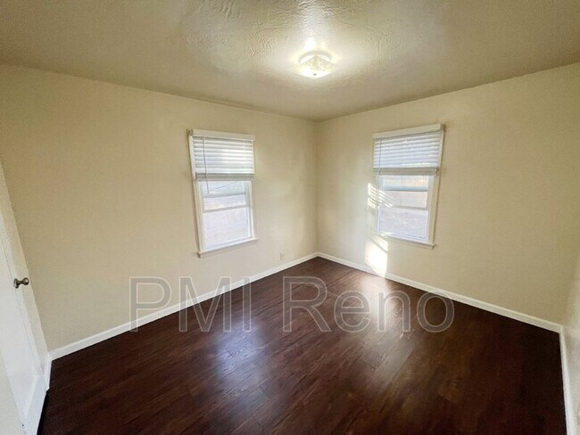 Photo - 1931 Valley Rd