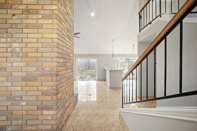 Photo - 13431 Klamath Falls Dr