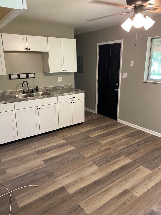 Photo - 1843 Fleming Rd