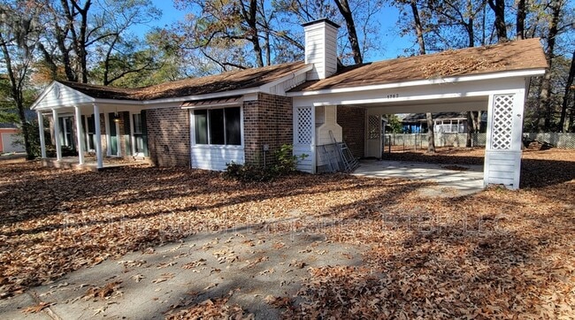 Photo - 1702 Wandering Way