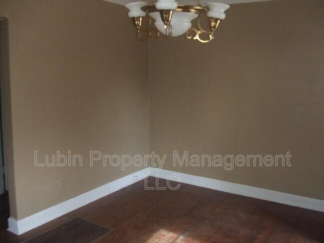 Photo - 433 S Fenwick Rd