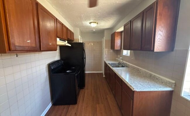 Photo - 1261 Hildreth Ave