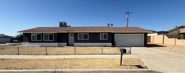 Building Photo - 31060 Balsa Ave