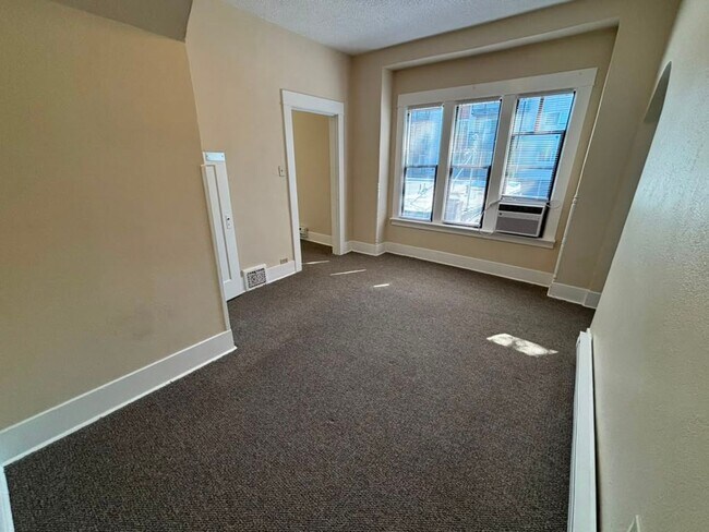 7519 Greenwood Ave N Unit 2