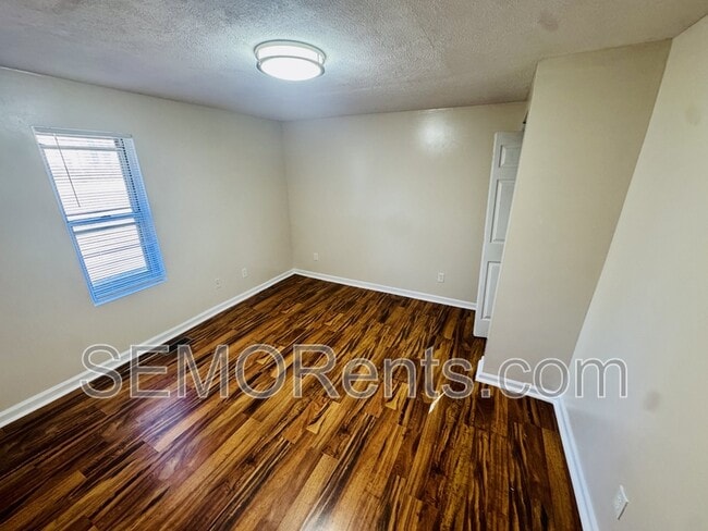 Photo - 335 Edgewood Rd