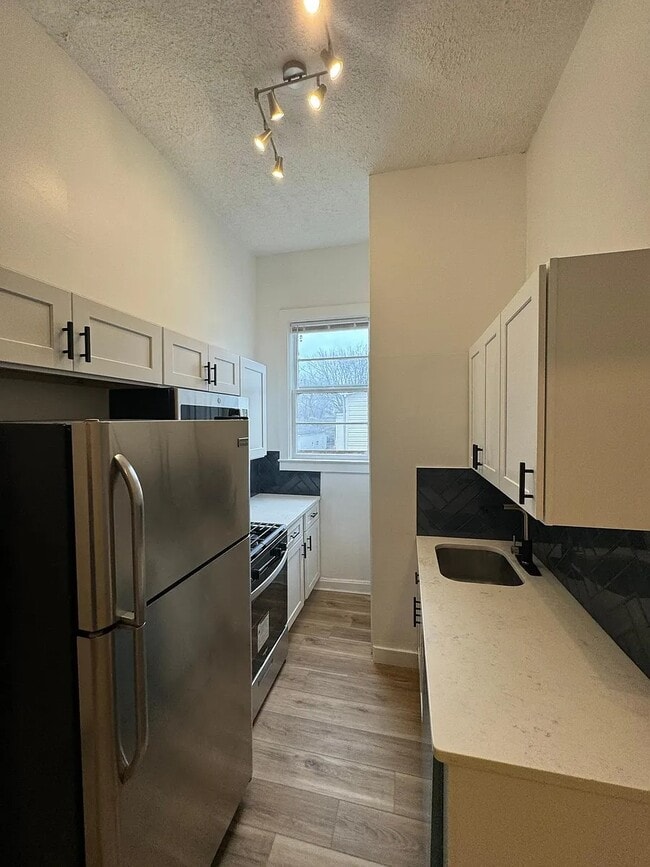 Building Photo - 3107 Portland Ave Unit 2
