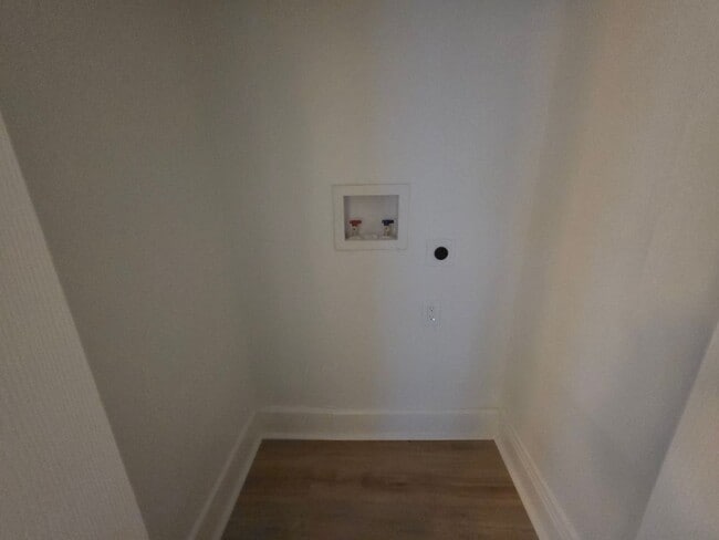 Photo - Newly Updated 3 bedroom 1 bathroom Apartment for Rent!