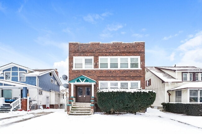 Building Photo - 2174 W 103rd St Unit 2