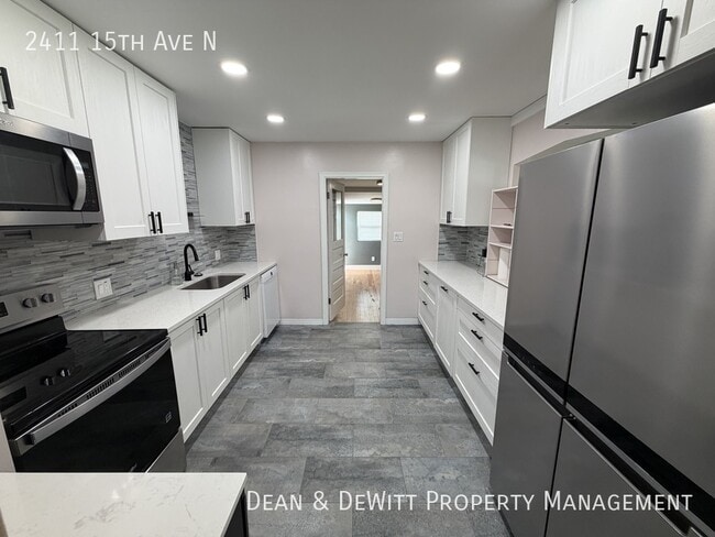 Photo - 2411 15th Ave N