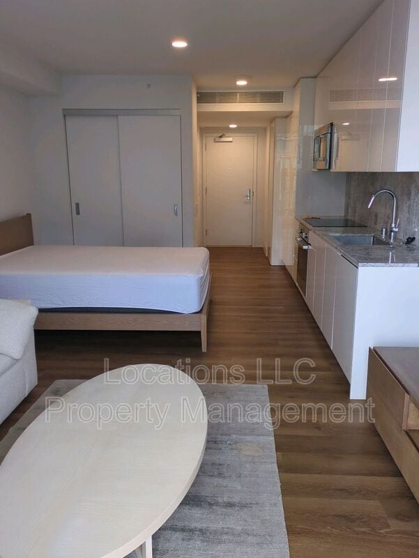 Photo - 987 Queen St Unidad #3806