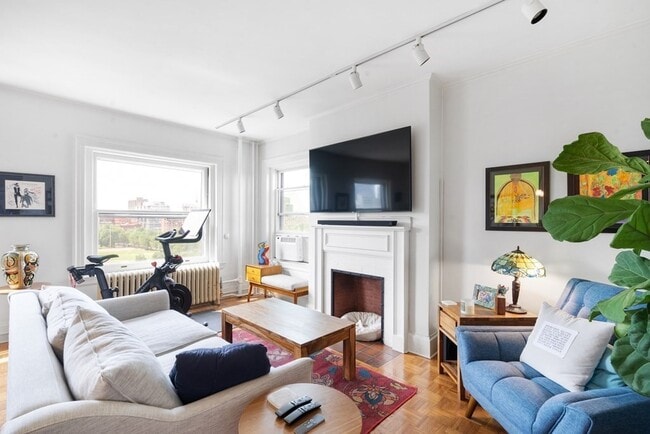 Photo - 48 Beacon St Unit 9f