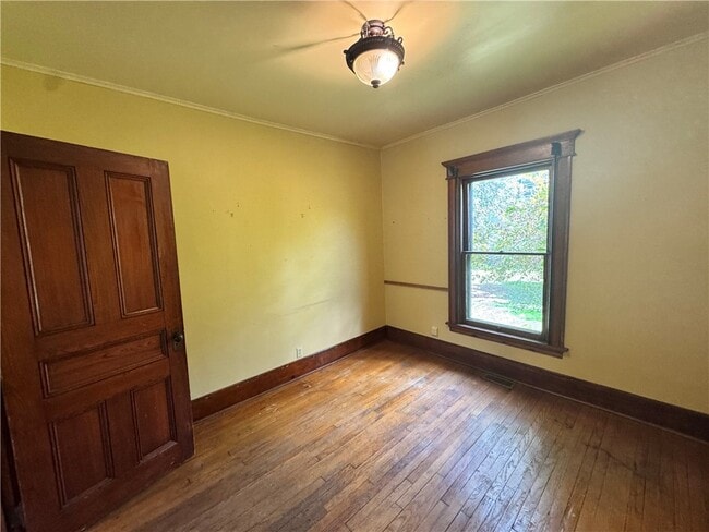 Photo - 352 E 2nd St