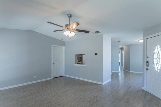 Photo - 9411 Valley Moss