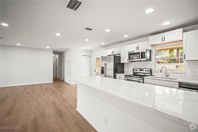 Building Photo - 4293 Island Cir Unit 2 Rental