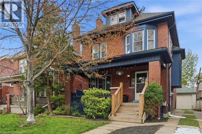Photo - 37 Connaught Ave S