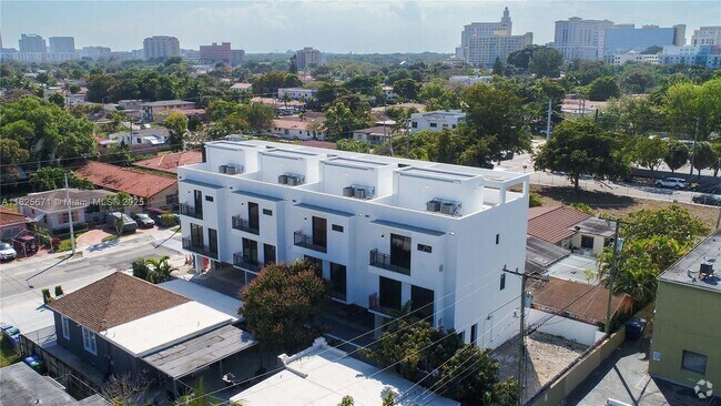 Building Photo - 3345 SW 22nd Terrace Rental