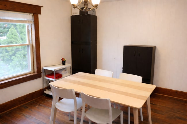 414 N 11th St