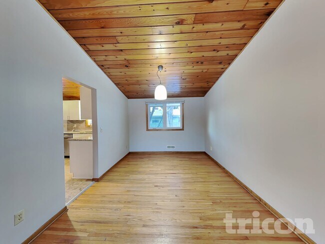 Photo - 9241 34th Ave N