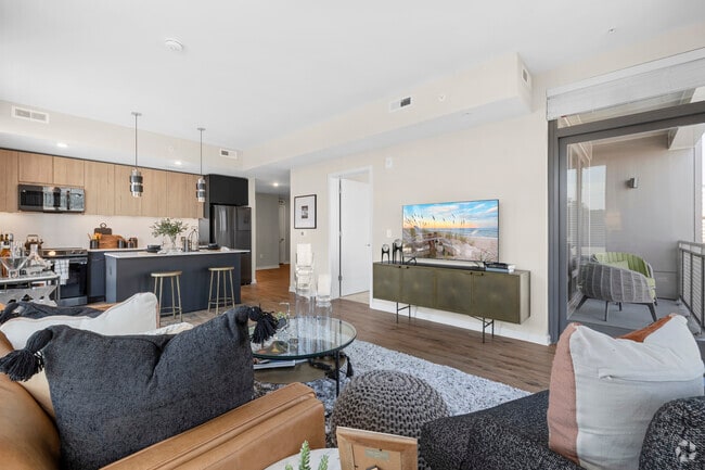 2 BR, 2 BA - 1137 SF