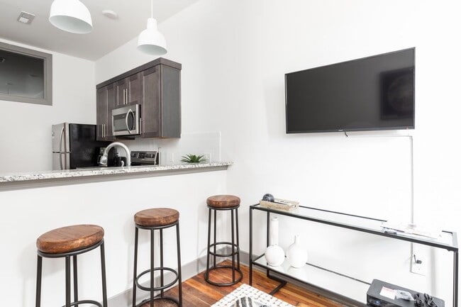 Photo - Dogtown Apartments