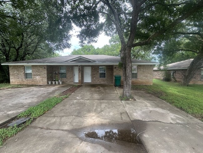 Building Photo - In the heart of Harker Heights this 2-bedr... Rental