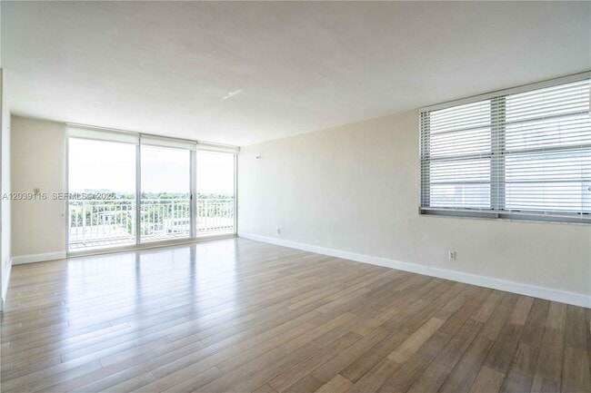 9500 W Bay Harbor Dr Unit 7D