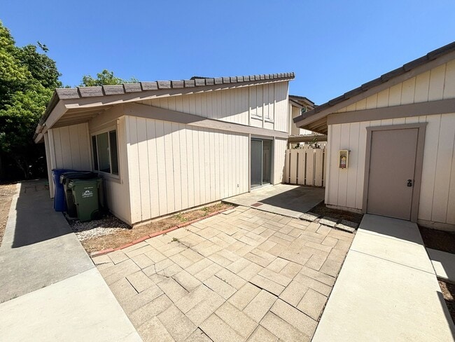 Photo - 11104 Poblado Rd