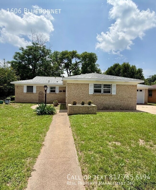 1606 Bluebonnet- - 1606 Bluebonnet-