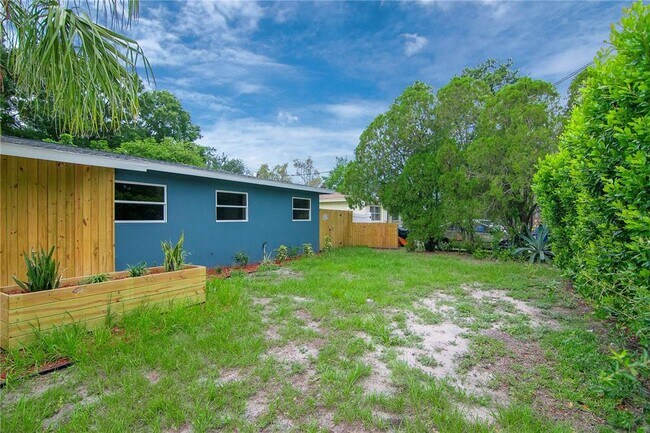 3708 W Tyson Ave