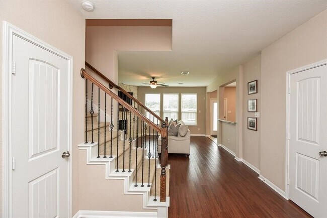 Photo - 7002 Edwanna Ln