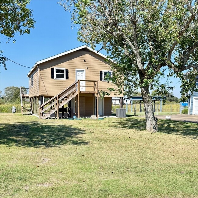 Photo - 143 Bastrop Bayou Dr