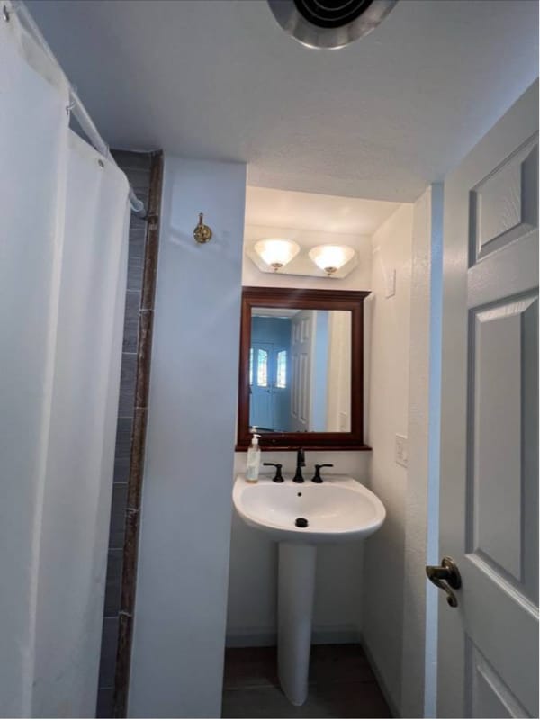 Photo - 100 S Brea Blvd