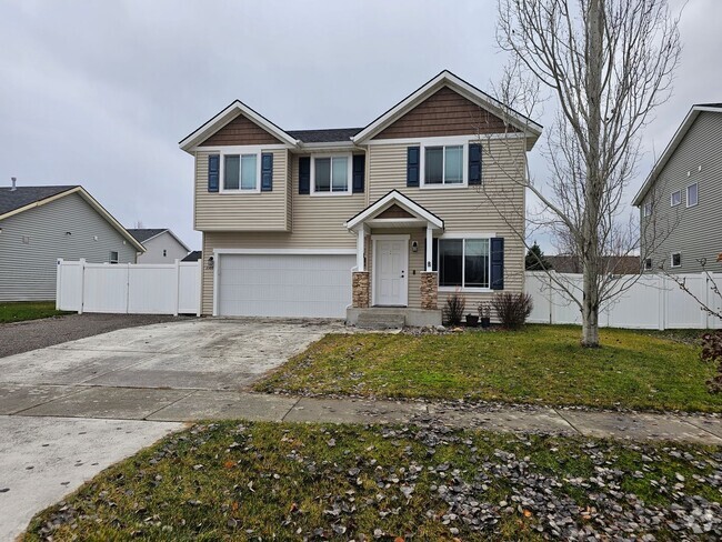 Building Photo - Beautiful 4 bedroom 2.5 bath CDA home for ...