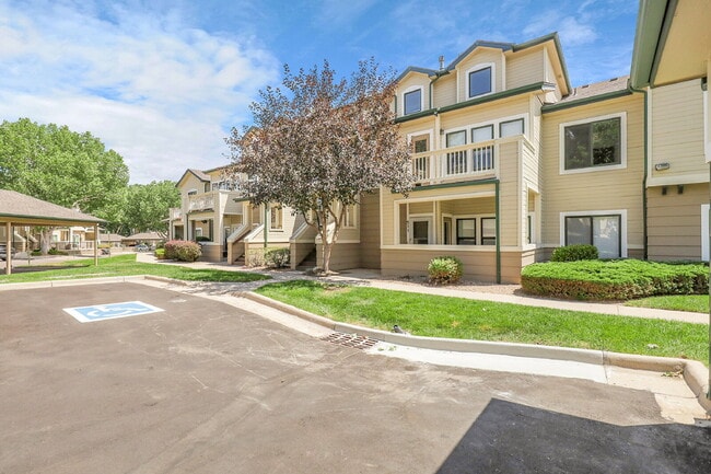 Building Photo - $1,550.00, Spacious 2-bedroom, 1 bath Cond... Unit 511 Rental
