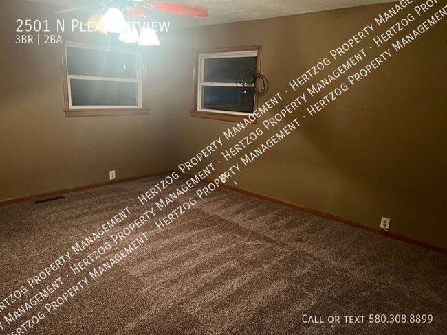 Photo - 2501 N Pleasantview-