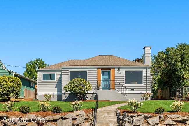 4 br, 3 bath House - 12014 Palatine Ave N - 4 br, 3 bath House - 12014 Palatine Ave N