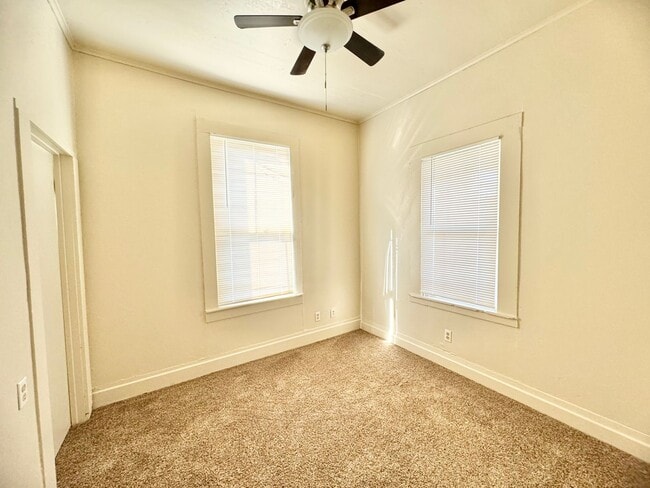 Photo - **Reserve NOW for Summer 2026** - 2 Bed, 1 Bath HOUSE with BONUS ROOM/Office