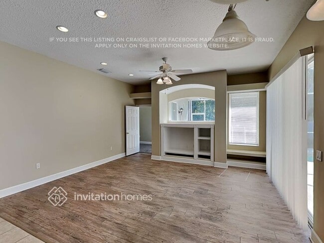 Photo - 11102 Hyacinth Pl