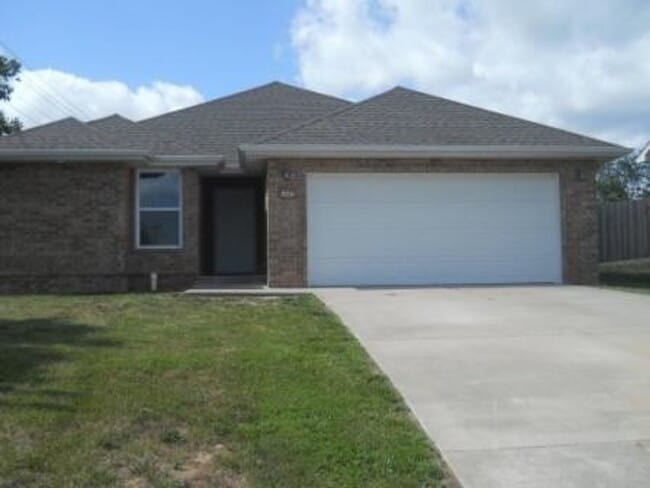 Building Photo - Spacious 3 bedroom house in Nixa!