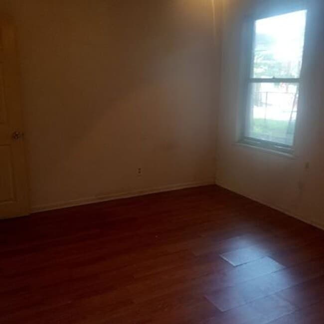 Photo - 2100 Olive St