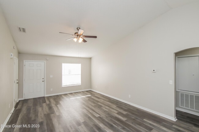 Photo - 2511 Palomar Ave SE