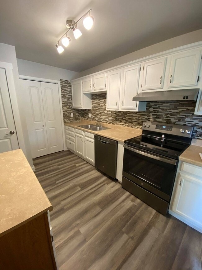 Photo - 518 Wigwam Ln