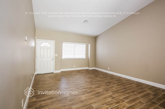 Photo - 490 Chelsea Dr