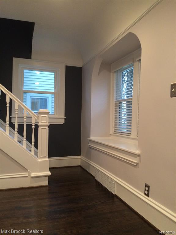 Photo - 115 E Lincoln St