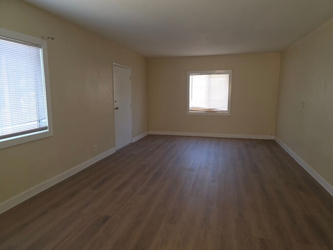 Photo - 416 E 115th St